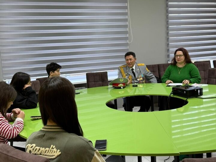 Сотрудники Центра А.И. Давлетбаев и В.В. Кутлуева провели в Доме Молодежи г. Темиртау лекцию и прямой диалог с участниками «Скажи наркотикам: «Стоп!»